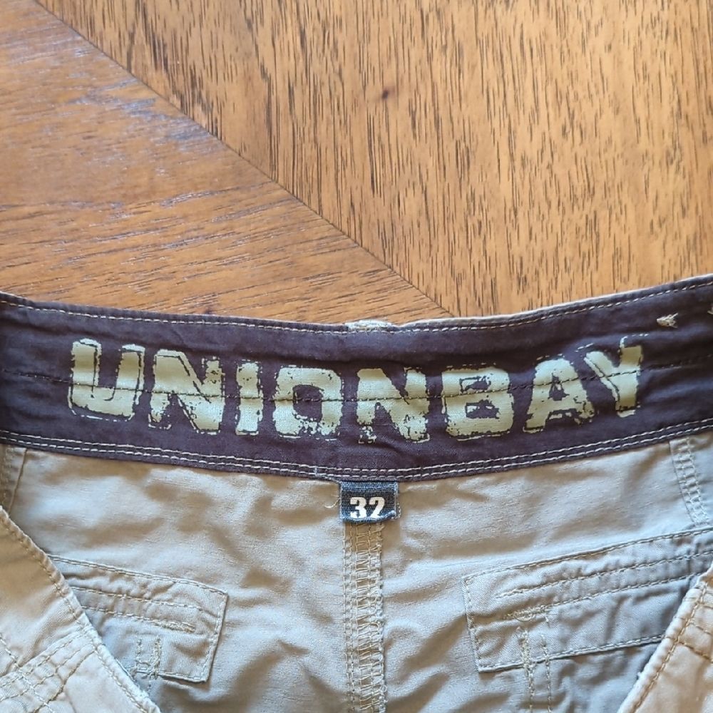 UNIONBAY Men's Tan/Dark Khaki Cargo Shorts - Picture 2 of 7